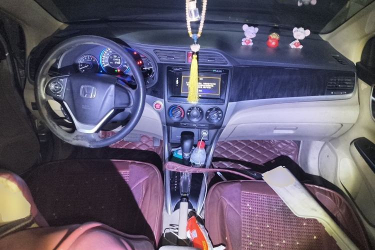 Used Honda Crider 2013 1.8L automatic luxury edition Center Console