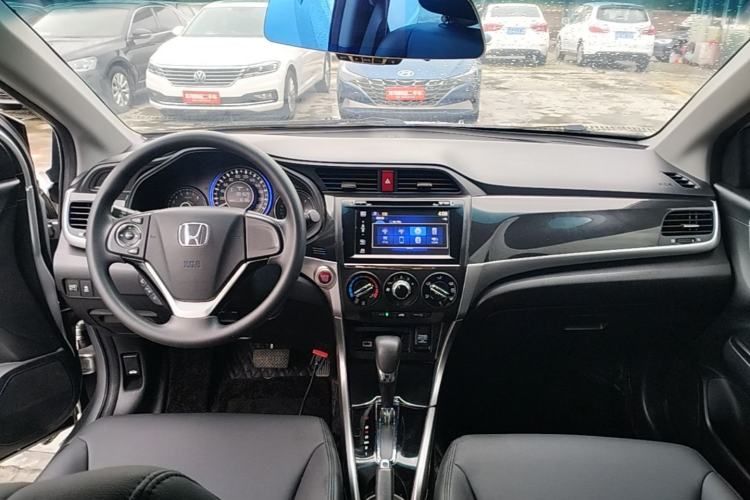 Used Honda Crider 2013 1.8L automatic luxury edition Center Console