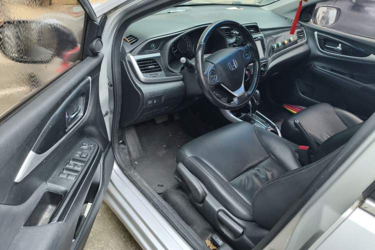 Used Honda Crider 2013 1.8L automatic luxury edition Driver Seat