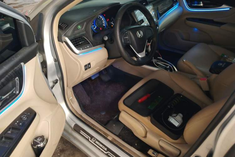 Used Honda Crider 2013 1.8L automatic luxury edition Driver Seat