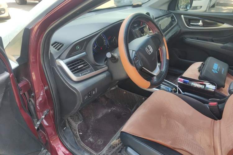 Used Honda Crider 2013 1.8L automatic luxury edition Driver Seat