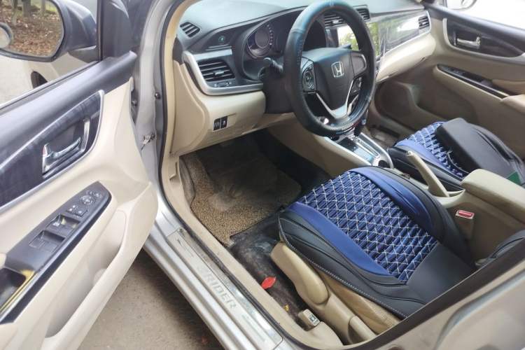 Used Honda Crider 2013 1.8L automatic luxury edition Driver Seat