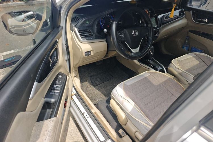 Used Honda Crider 2013 1.8L automatic luxury edition Driver Seat