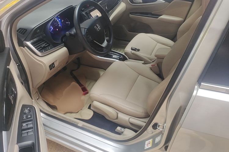 Used Honda Crider 2013 1.8L automatic luxury edition Driver Seat