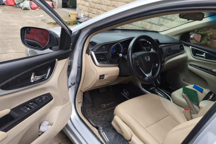 Used Honda Crider 2013 1.8L automatic luxury edition Driver Seat