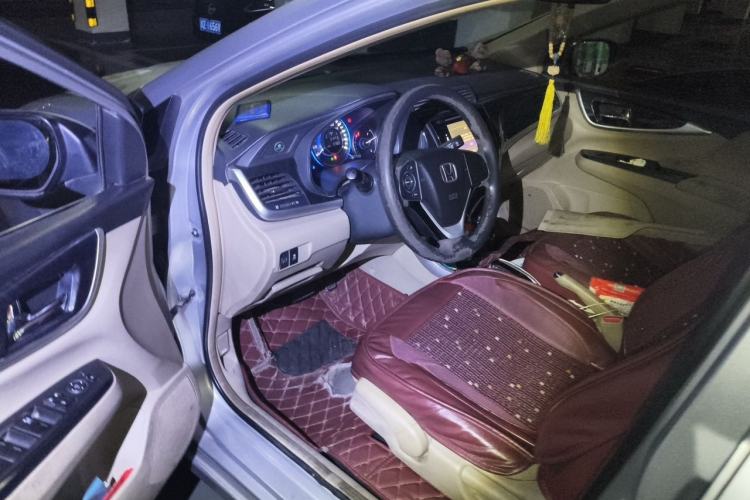 Used Honda Crider 2013 1.8L automatic luxury edition Driver Seat