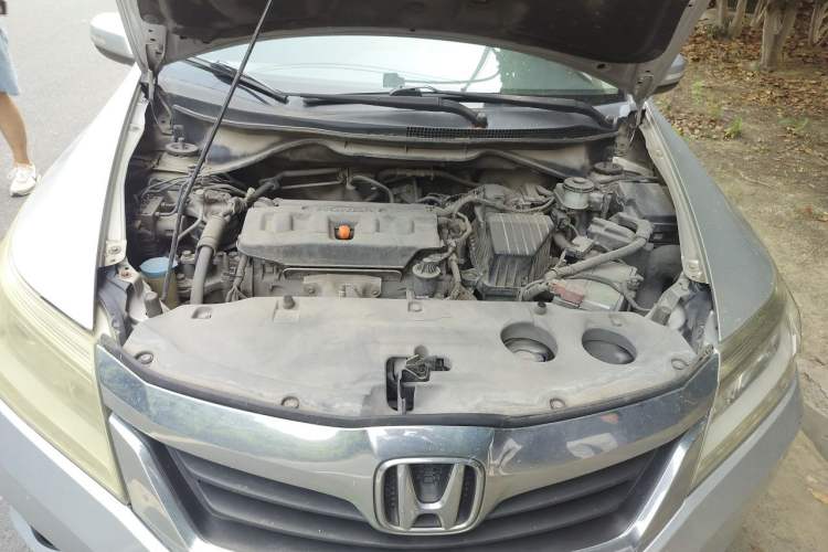 Used Honda Crider 2013 1.8L automatic luxury edition Engine Bay