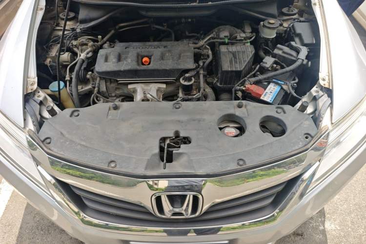 Used Honda Crider 2013 1.8L automatic luxury edition Engine Bay