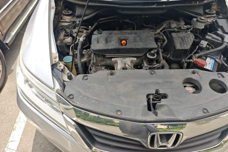 Used Honda Crider 2013 1.8L automatic luxury edition Engine Bay Right