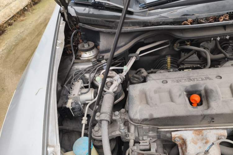 Used Honda Crider 2013 1.8L automatic luxury edition Engine Bay Right