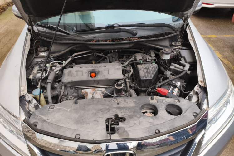 Used Honda Crider 2013 1.8L automatic luxury edition Engine Bay