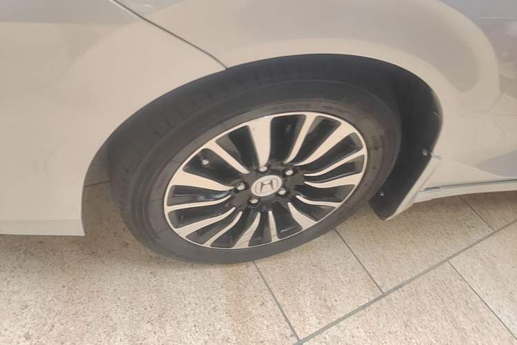 Used Honda Crider 2013 1.8L automatic luxury edition Exterior 4
