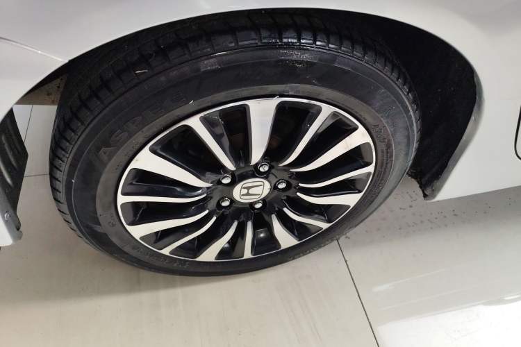 Used Honda Crider 2013 1.8L automatic comfort version Exterior 5