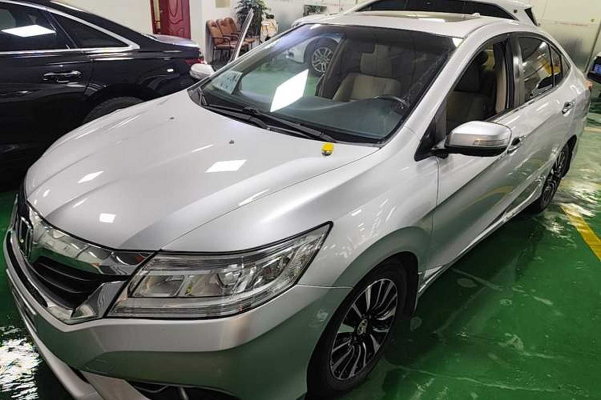 Used Honda Crider 2013 1.8L automatic luxury edition Front Left 45 Deg