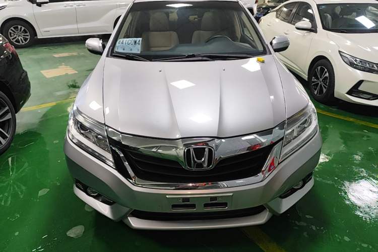 Used Honda Crider 2013 1.8L automatic luxury edition Front
