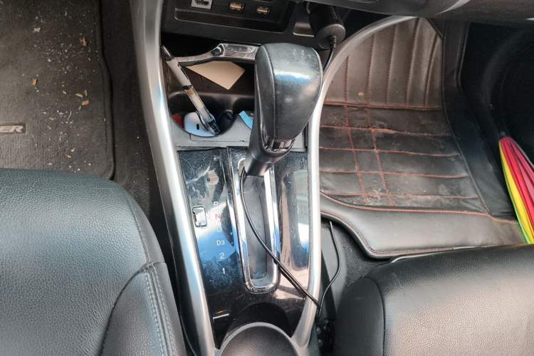 Used Honda Crider 2013 1.8L automatic luxury edition Gear Lever