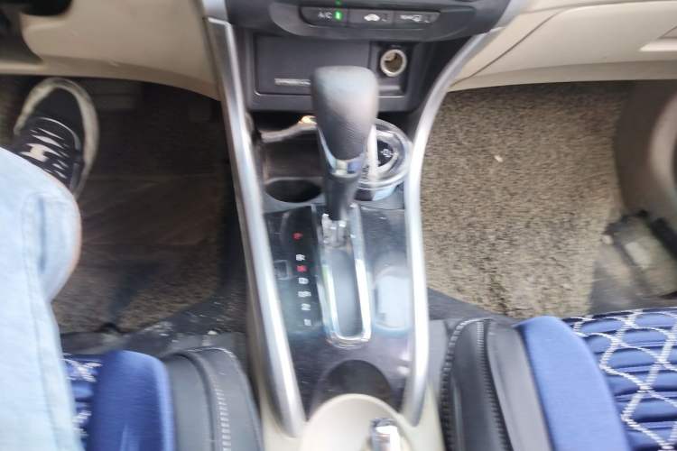 Used Honda Crider 2013 1.8L automatic luxury edition Gear Lever