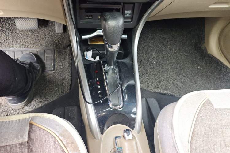 Used Honda Crider 2013 1.8L automatic luxury edition Gear Lever