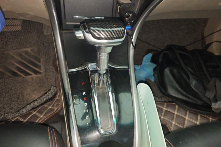 Used Honda Crider 2013 1.8L automatic comfort version Gear Lever