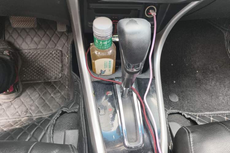 Used Honda Crider 2013 1.8L automatic luxury edition Gear Lever