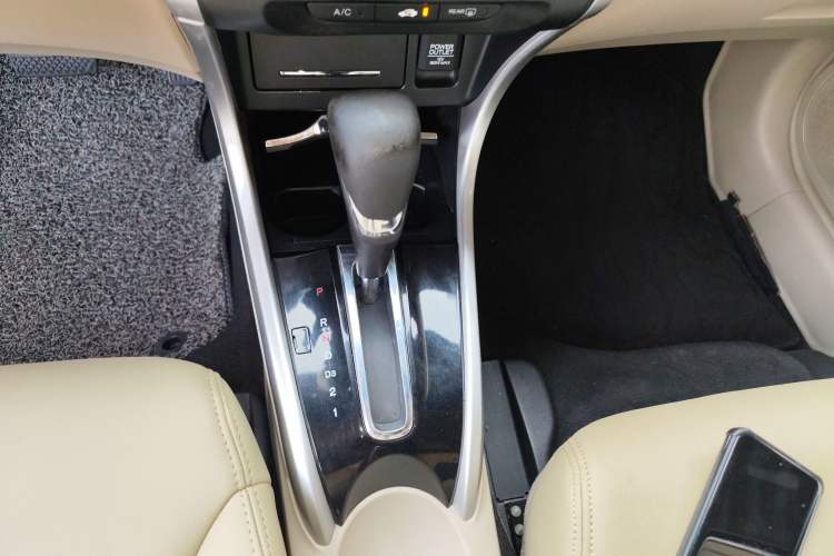 Used Honda Crider 2013 1.8L automatic comfort version Gear Lever