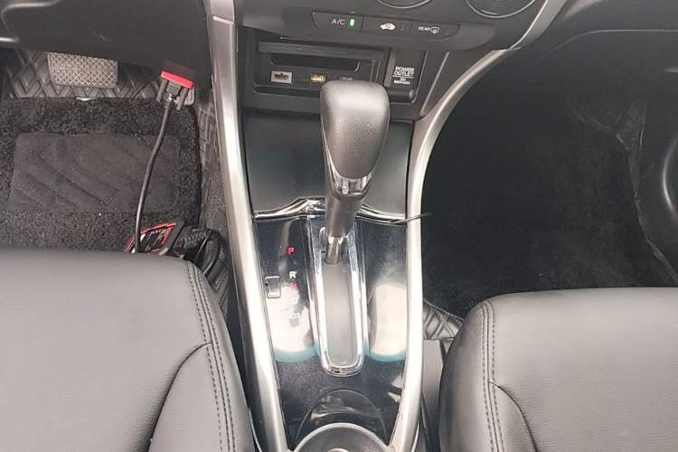 Used Honda Crider 2013 1.8L automatic luxury edition Gear Lever