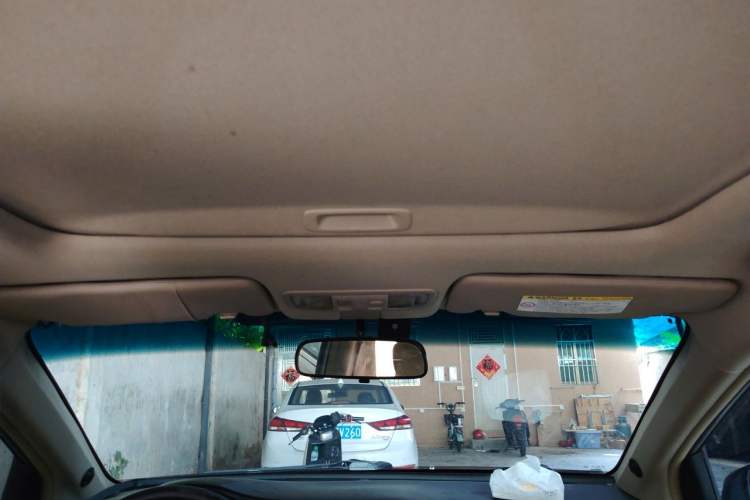 Used Honda Crider 2013 1.8L automatic luxury edition Headliner