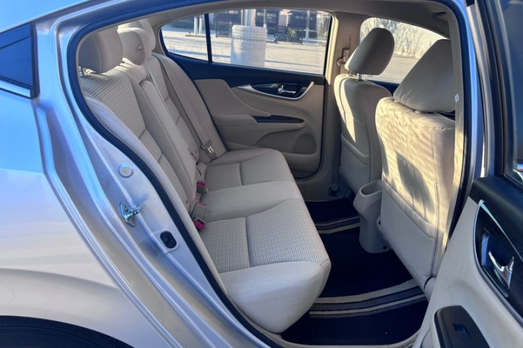 Used Honda Crider 2013 1.8L manual Comfort version Interior 3