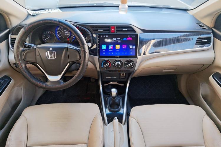 Used Honda Crider 2013 1.8L manual Comfort version Interior 3