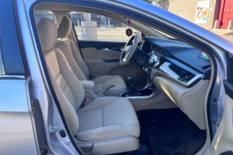 Used Honda Crider 2013 1.8L manual Comfort version Interior 4