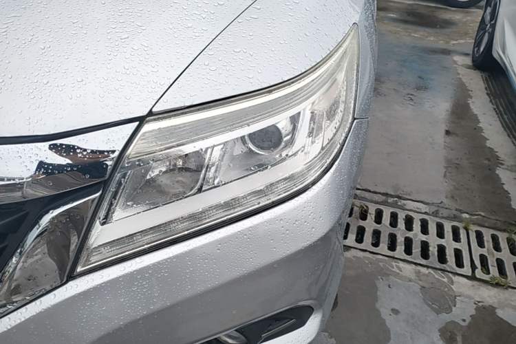 Used Honda Crider 2013 1.8L automatic luxury edition Left Front Headlight