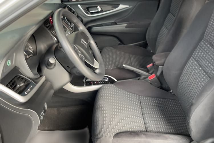 Used Honda Crider 2013 1.8L automatic luxury edition Left Front Seat