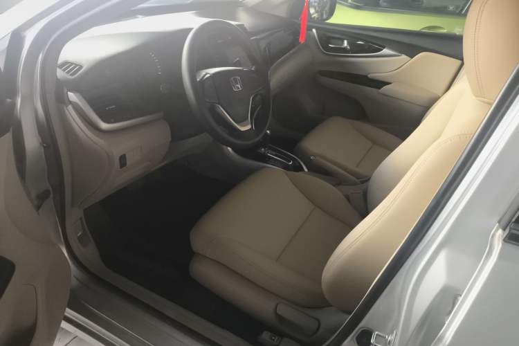 Used Honda Crider 2013 1.8L automatic comfort version Left Front Seat