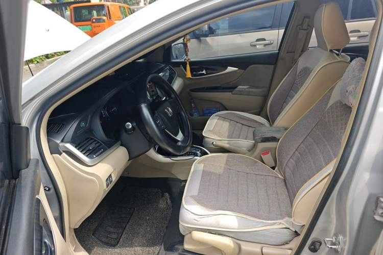Used Honda Crider 2013 1.8L automatic luxury edition Left Front Seat