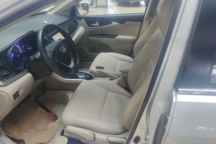 Used Honda Crider 2013 1.8L automatic luxury edition Left Front Seat