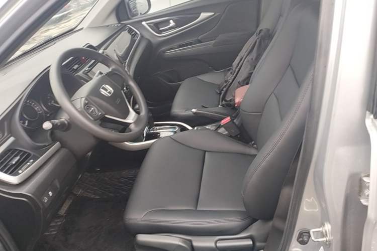 Used Honda Crider 2013 1.8L automatic luxury edition Left Front Seat