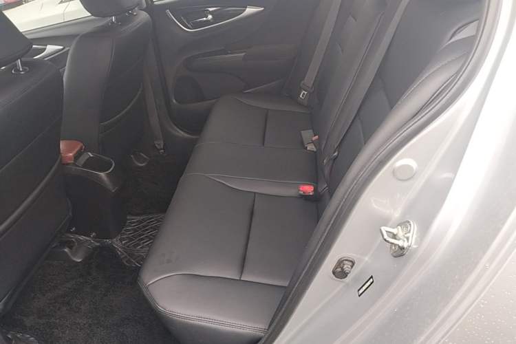 Used Honda Crider 2013 1.8L automatic luxury edition Left Rear Seat