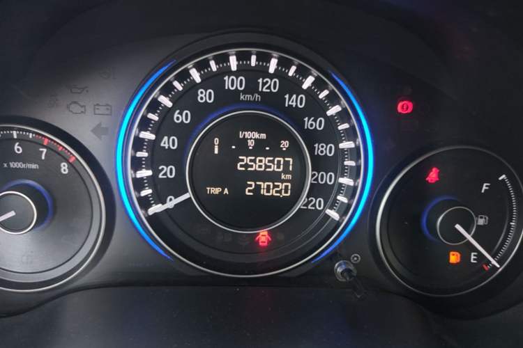 Used Honda Crider 2013 1.8L manual Comfort version Odometer Close Up