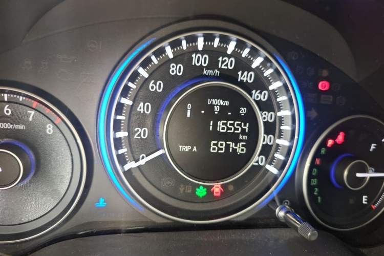 Used Honda Crider 2013 1.8L automatic luxury edition Odometer Close Up