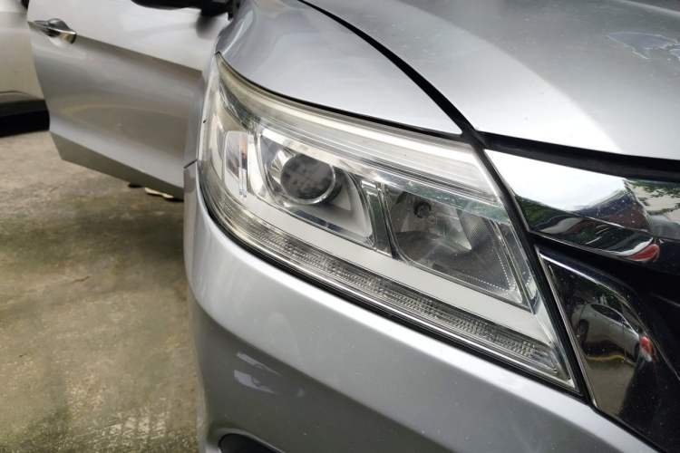 Used Honda Crider 2013 1.8L automatic comfort version Right Front Headlight