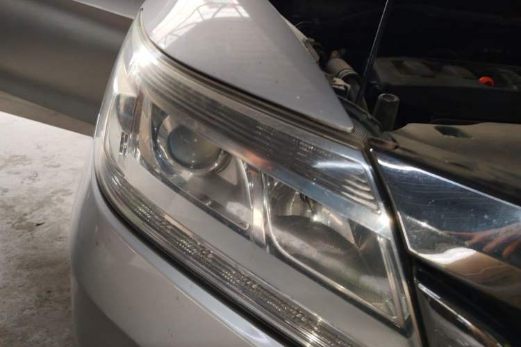 Used Honda Crider 2013 1.8L automatic luxury edition Right Front Headlight
