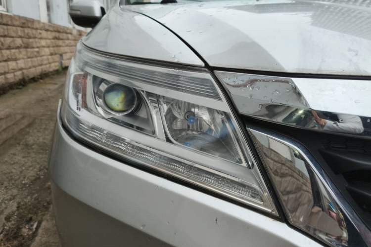 Used Honda Crider 2013 1.8L automatic luxury edition Right Front Headlight