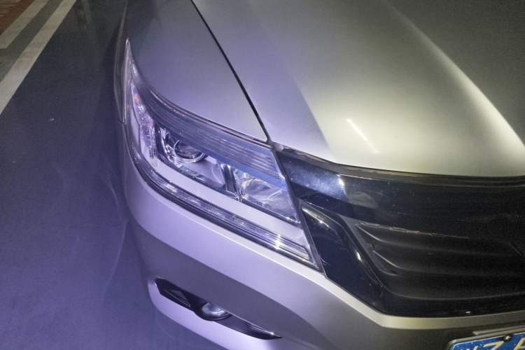 Used Honda Crider 2013 1.8L automatic luxury edition Right Front Headlight