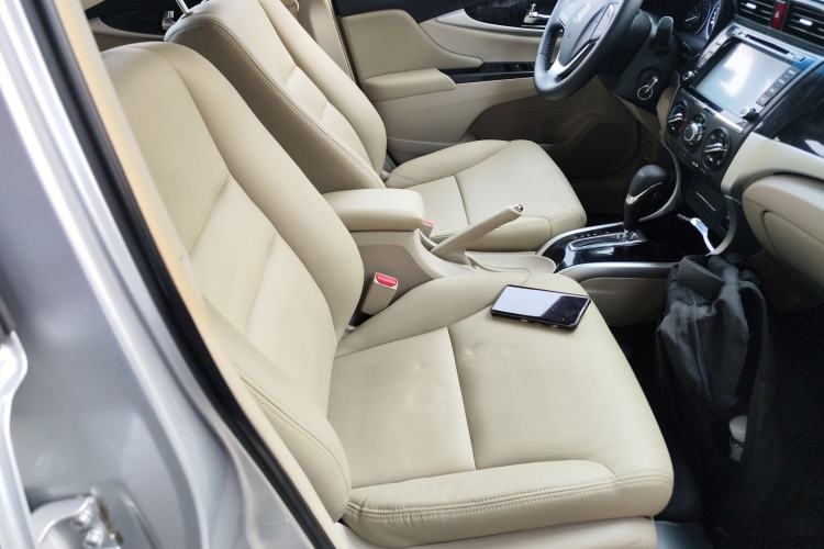 Used Honda Crider 2013 1.8L automatic comfort version Right Front Seat