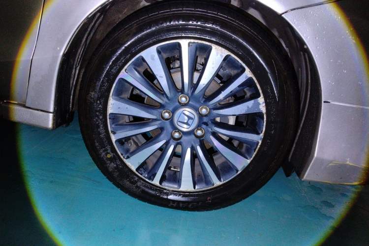Used Honda Crider 2013 1.8L automatic luxury edition Right Front Wheel Hub