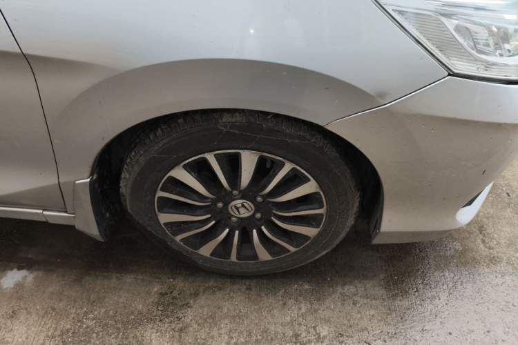 Used Honda Crider 2013 1.8L automatic luxury edition Right Front Wheel Hub