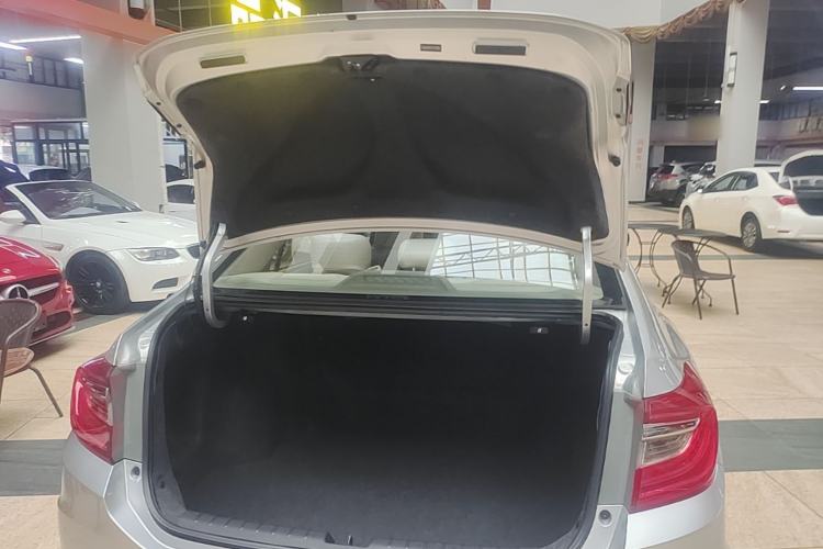 Used Honda Crider 2013 1.8L automatic luxury edition Trunk