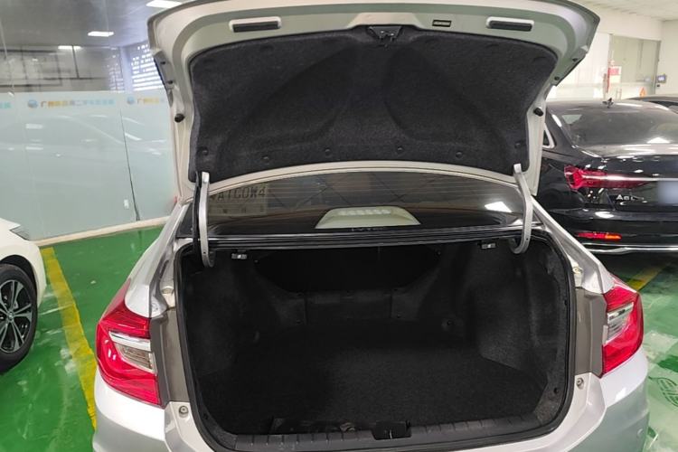 Used Honda Crider 2013 1.8L automatic luxury edition Trunk