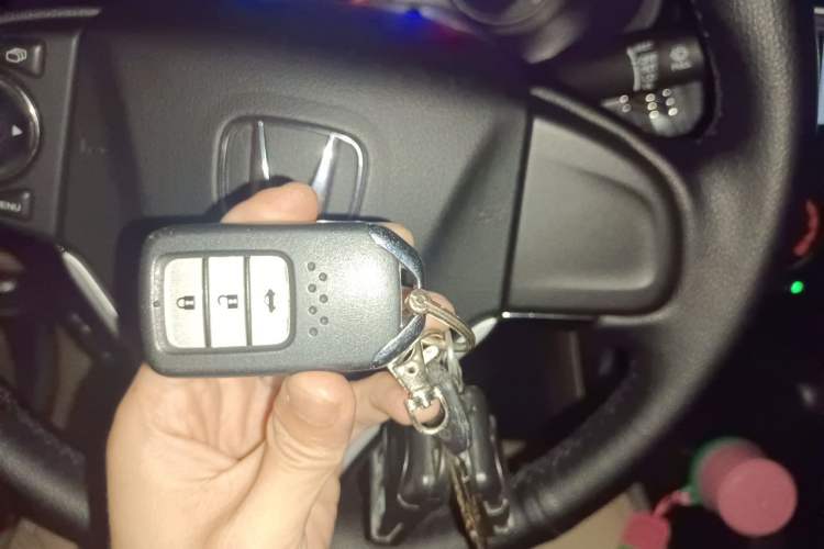 Used Honda Crider 2013 1.8L automatic luxury edition Vehicle Key