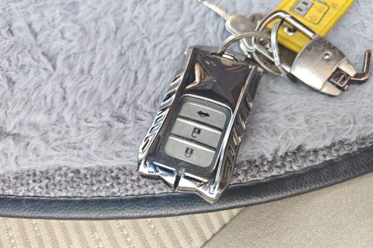 Used Honda Crider 2013 1.8L automatic luxury edition Vehicle Key